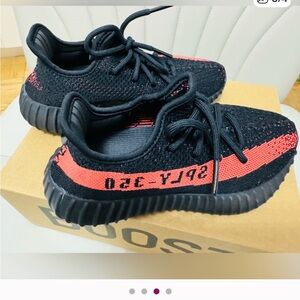 Yeezy Boost 350 size 4 black/red
